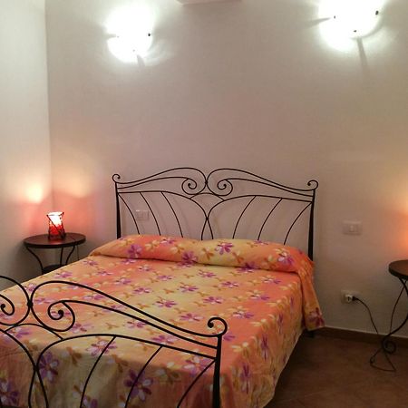 Appartamenti Le Gemme Palau Habitación foto